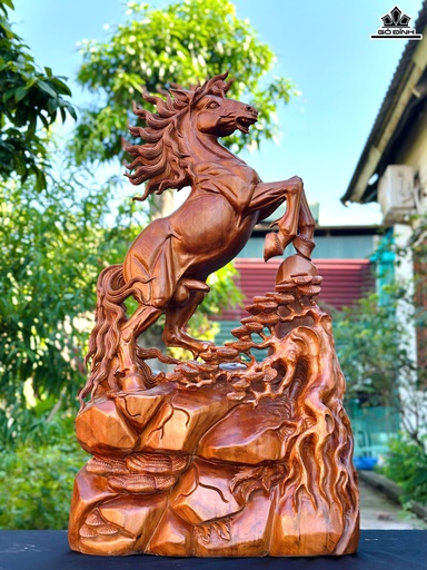Tượng Ngựa Phong Thủy (Nhất Mã Phi Thiên) Gỗ Ngọc Am Cao 74 Ngang 40 Sâu 21 (cm)