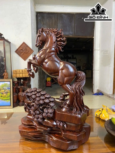 Tượng Ngựa Phong Thủy (Nhất Mã Phi Thiên) Gỗ Cẩm Cao 58 Ngang 36 Sâu 19 (cm)
